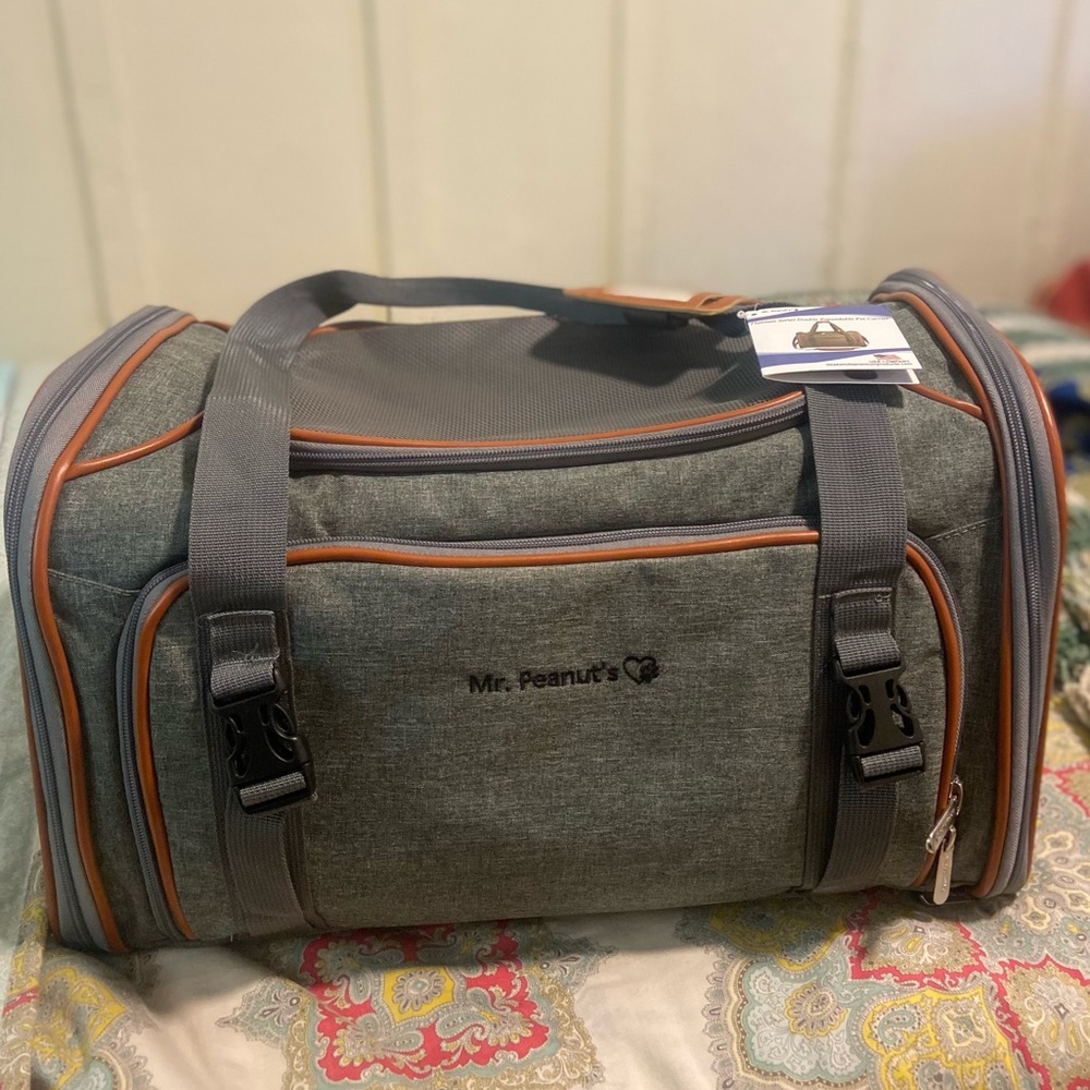 Mr. Peanuts Platinum Series Double Expandable Pet Carrier